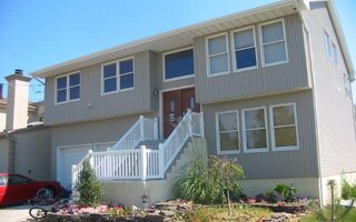 2871 Shore Rd, Seaford, NY 11783