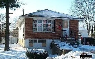 2874 Hempstead Ln, Wantagh, NY 11793
