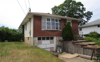 2874 Hempstead Ln, Wantagh, NY 11793