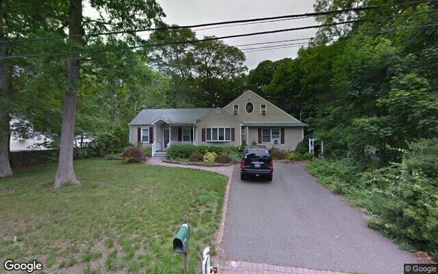 288 Rose Ln, Smithtown, NY 11787