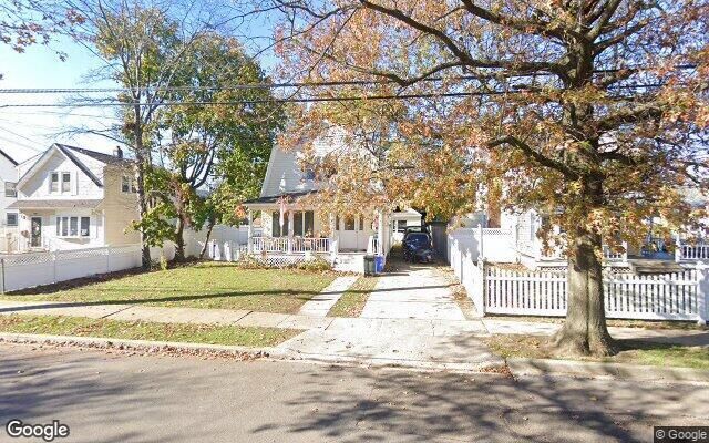 2880 Davison St, Oceanside, NY 11572