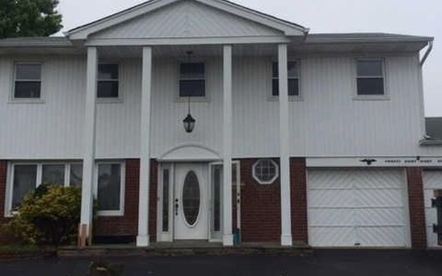 2891 Bayview Ave, Wantagh, NY 11793