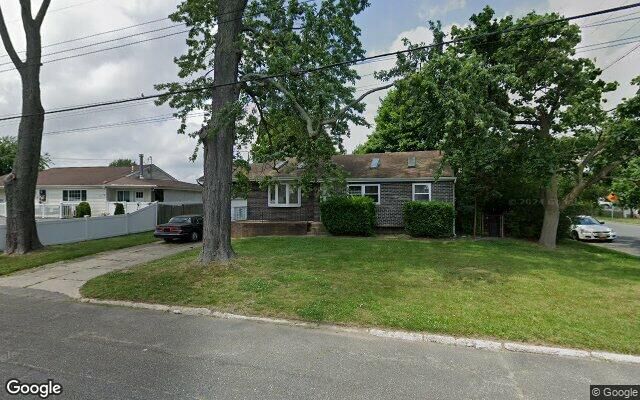 29 A Hewes St, Brentwood, NY 11717