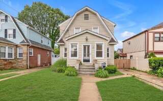 29 Catherine St, Lynbrook, NY 11563