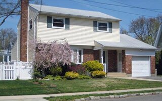 29 Park Blvd, Malverne, NY 11565