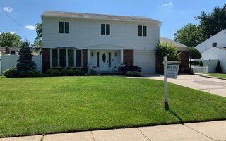 29 Shinbone Ln, Commack, NY 11725