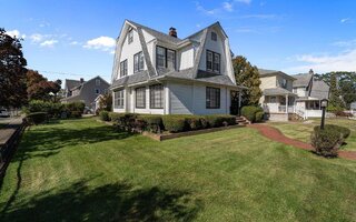 29 Summit Ave, Lynbrook, NY 11563