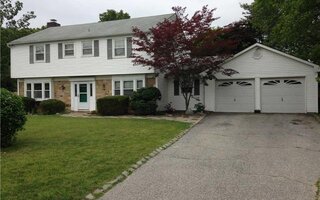 29 Tulip Hill Ln, South Setauket, NY 11720