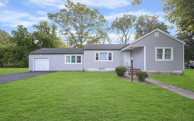 292 Forest Rd W, Mastic Beach, NY 11951 (Yard)