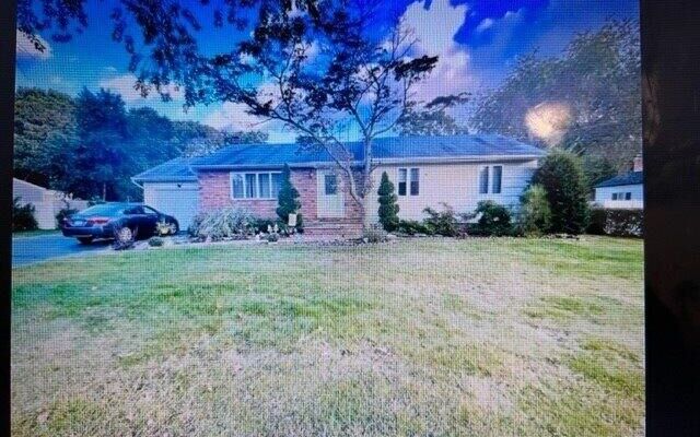 293 Blake Ave, Bohemia, NY 11716 (Yard)