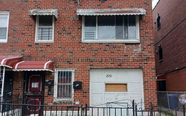 2930 Wilson Ave, Bronx, NY 10469 (Porch)