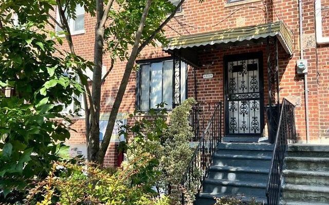 2942 Lurting Ave, Bronx, NY 10469