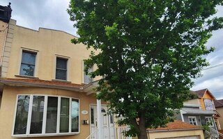 299 Clifton Ave, Staten Island, NY 10305