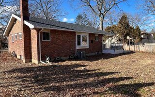 3 Point Of Woods Rd, Old Bethpage, NY 11804