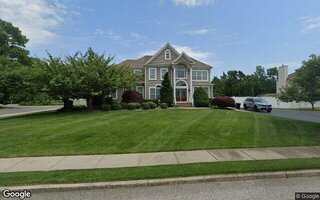 3 Christine Ct, Bohemia, NY 11716
