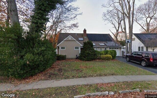 3 Copper Beach Pl, Merrick, NY 11566