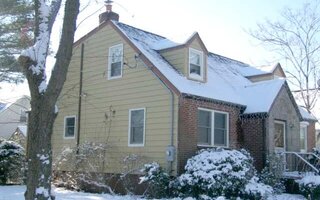 3 Dorothy Pl, Lynbrook, NY 11563