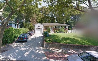 3 Ellen Pl, Kings Park, NY 11754