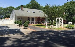 3 Laurel Ln, Shirley, NY 11967