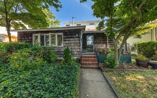 3 Mahland Pl, Oceanside, NY 11572
