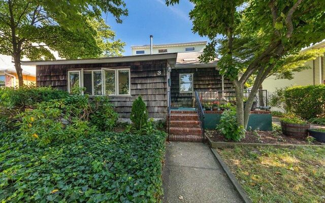 3 Mahland Pl, Oceanside, NY 11572