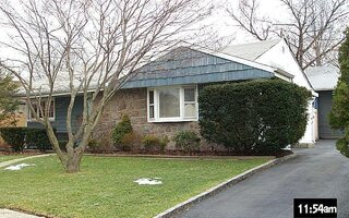 3 Phyllis Dr, Bethpage, NY 11714