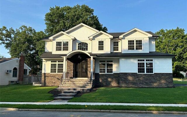 3 Point Of Woods Rd, Old Bethpage, NY 11804 (Complete)