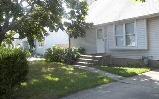 30 35th St, Copiague, NY 11726