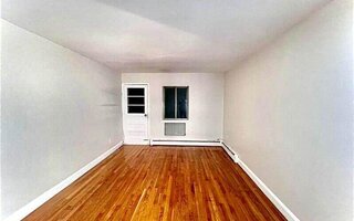 30-72 29th St, Astoria, NY 11102
