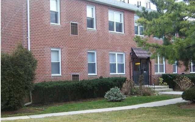 30 Fenway Cir #2-1, Staten Island, NY 10308