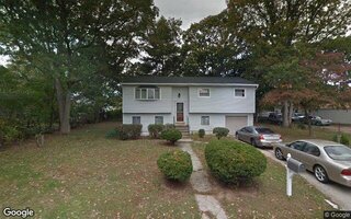 30 Floyd St, Deer Park, NY 11729
