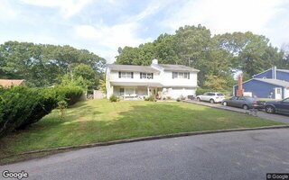30 Forest Ln, Coram, NY 11727
