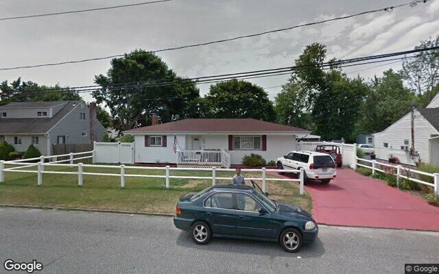 30 Frank St, Brentwood, NY 11717