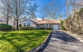 30 Linden Ln, Merrick, NY 11566
