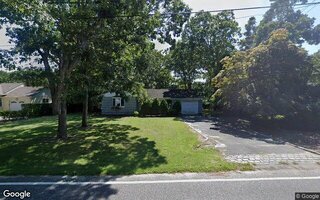 30 Lynn Ave, Hampton Bays, NY 11946