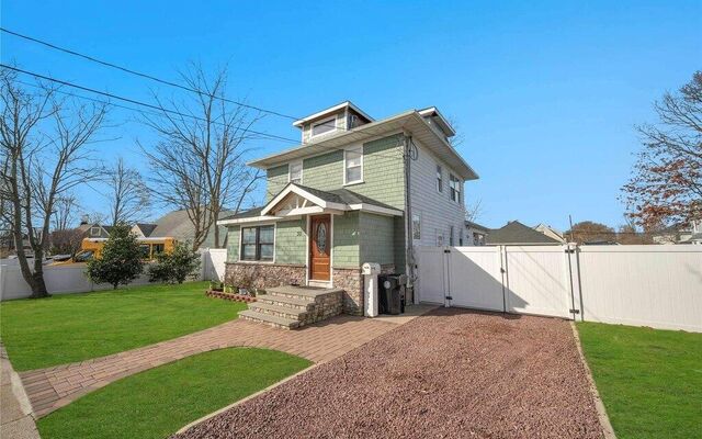 30 Redmond Ave, Bay Shore, NY 11706 (Yard)