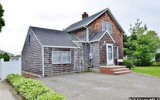 30 Spruce Ave, Bethpage, NY 11714