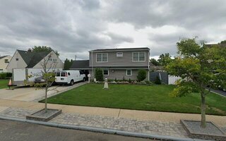 30 Twin Ln N, Wantagh, NY 11793