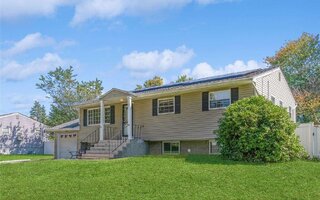 30 Yale St, Port Jefferson Station, NY 11776