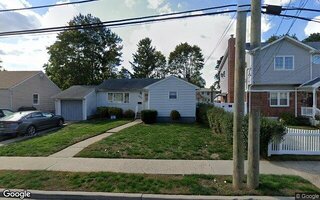 300 Laclede Ave, Uniondale, NY 11553