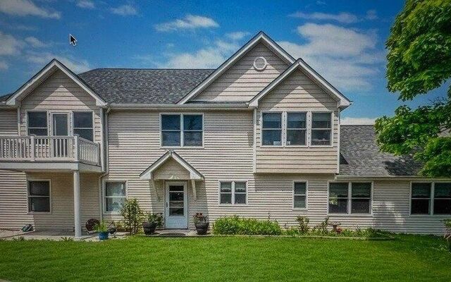300 S Snedecor Ave, Bayport, NY 11705 (Complete)