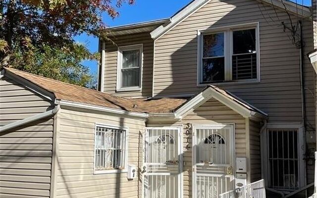 3014 Bouck Ave, Bronx, NY 10469 (Porch)