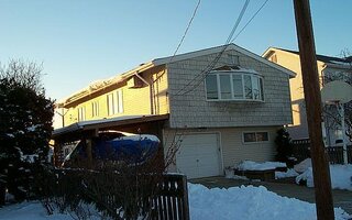 302 Arthur St, Freeport, NY 11520