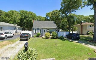 302 Auborn Ave, Shirley, NY 11967