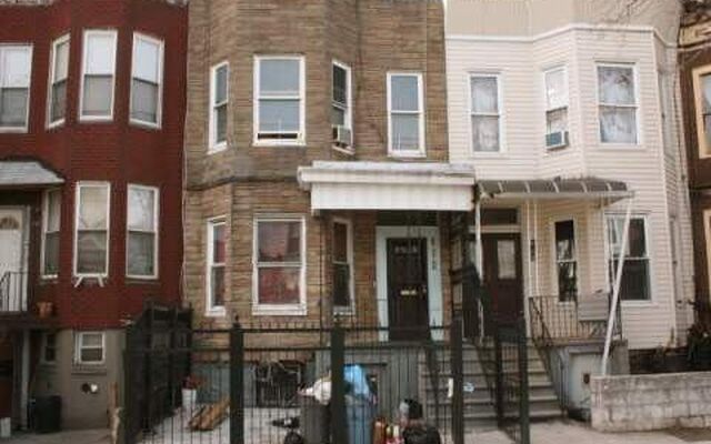 304 Logan St, Brooklyn, NY 11208