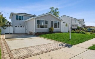 305 Branch Ave, Freeport, NY 11520