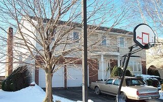 306 W Bayview Ave, Massapequa, NY 11758
