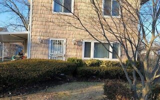 307 41st St, Copiague, NY 11726