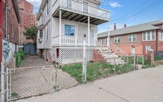 309 Beach 71st St, Arverne, NY 11692