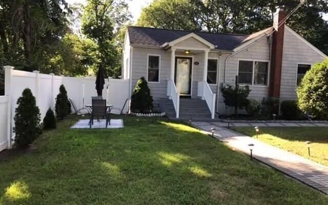 31 Booker Blvd, Amityville, NY 11701
